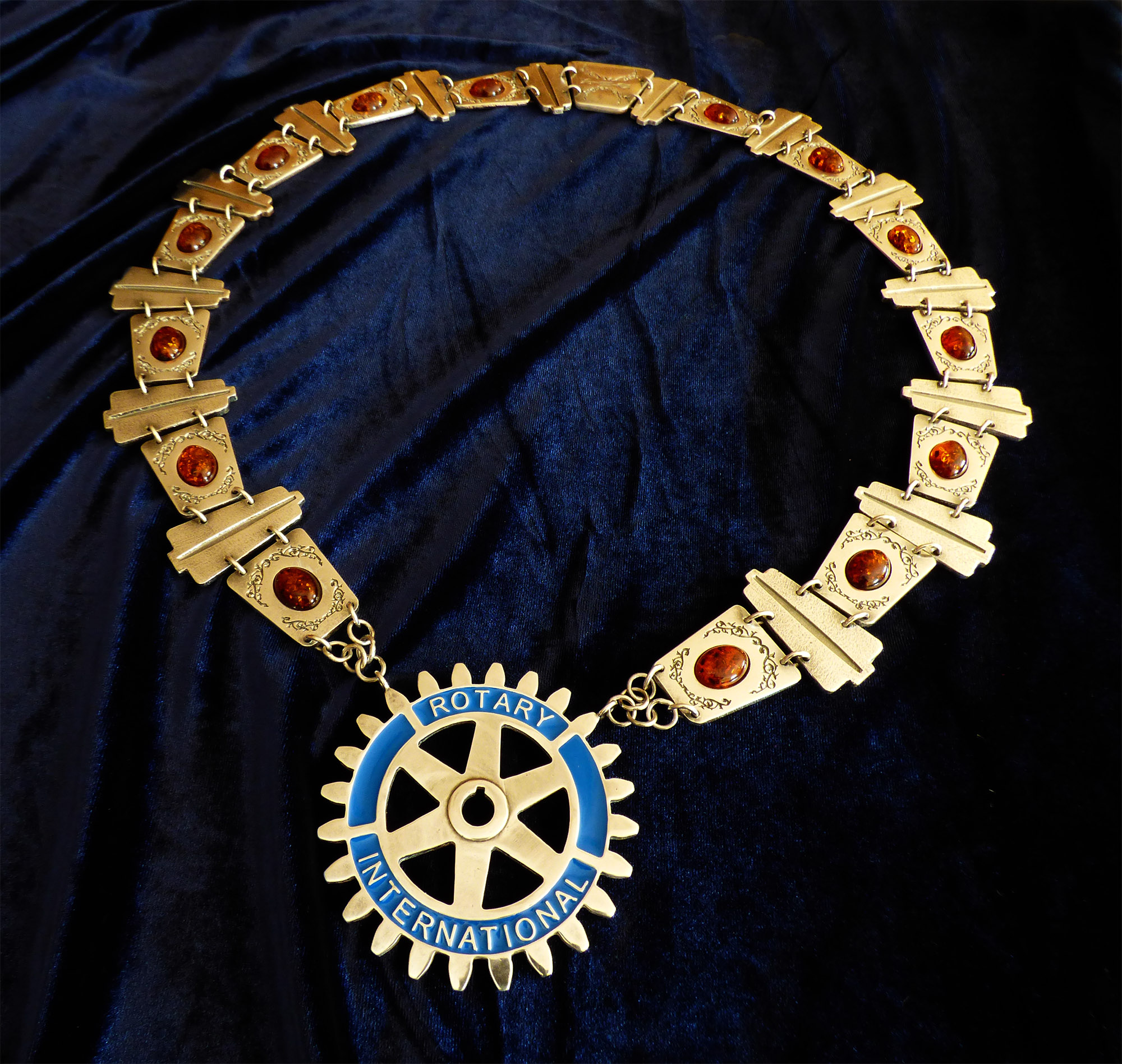 Łańcuch Ceremonialny Rotary Club Elbląg autorstwa Jerzego Stankiewicza