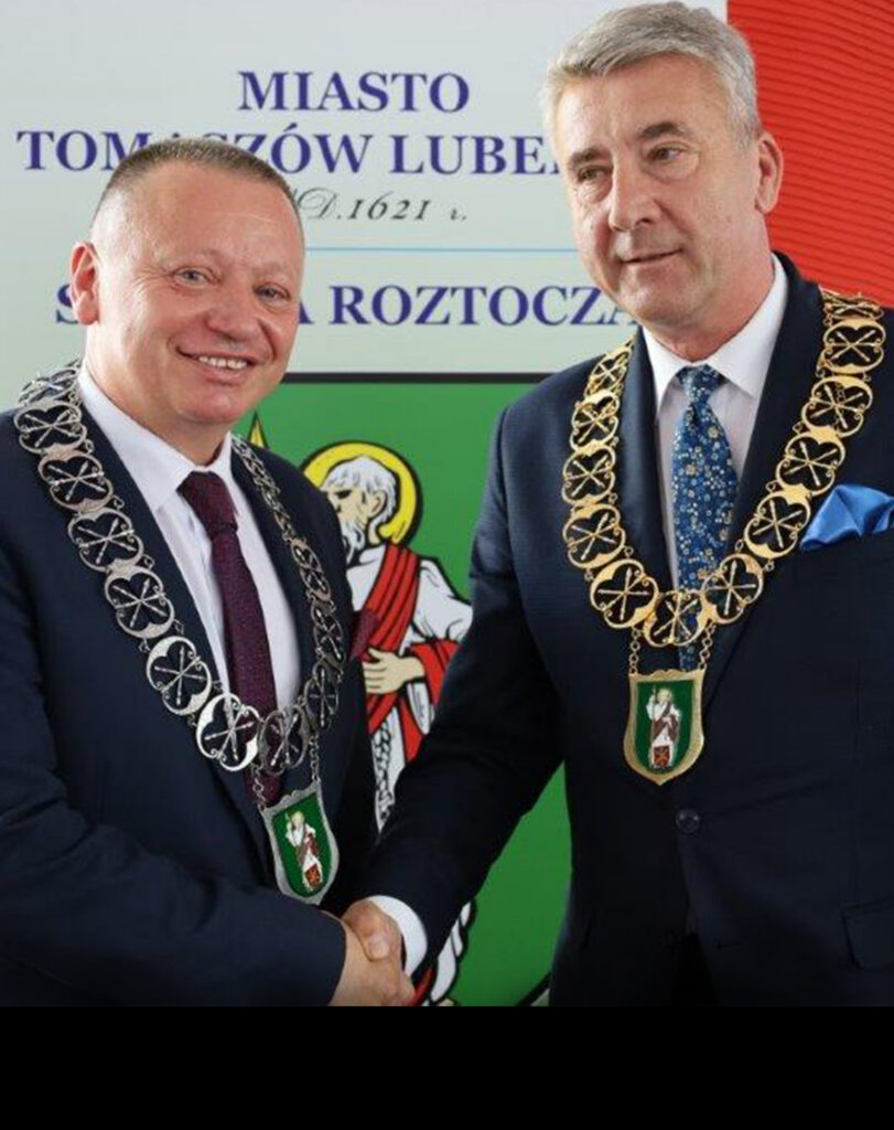 Burmistrz i Przewodniczący Rady Miasta Tomaszowa Lubelskiego w insygniach