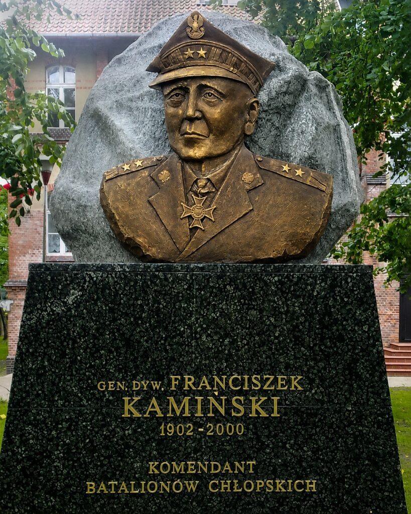 Gen. dyw. Franciszek Kamiński – patron Zespołu Szkół Centrum Kształcenia Rolniczego w Karolewie