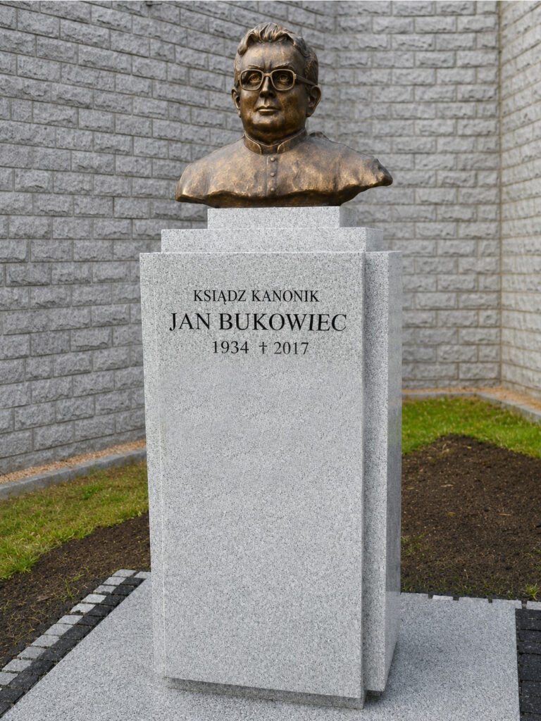 Popiersie ks. prałata Jana Bukowca – Limanowa-Sowliny