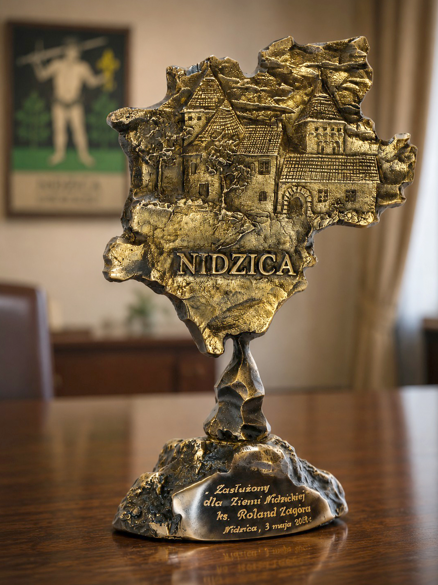 Statuetka „Zasłużony dla Ziemi Nidzickiej” przedstawiająca Zamek Krzyżacki w Nidzicy