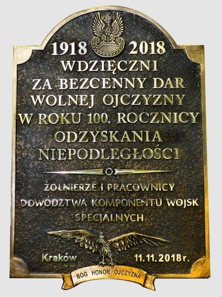  tablice pamiątkową z okazji 100 lecia odzyskania przez Polskę niepodległości